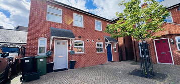 2 bedroom semi-detached house