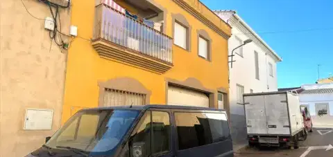 Casa adosada en calle Carolina Coronado