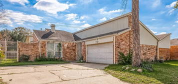 13311 Avonshire Dr, Houston, TX 77083