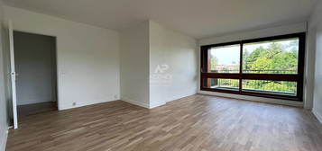 Appartement  à louer, 3 pièces, 2 chambres, 72 m²