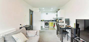 1 bedroom ground floor flat for sale