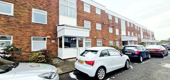 Property to rent in Links View Court, Whitefield M45