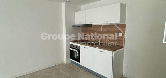 Appartement  à louer, 3 pièces, 2 chambres, 44 m²