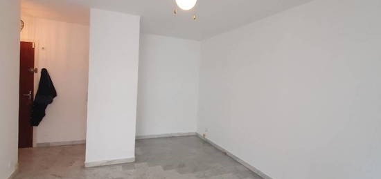 Studio  à louer, 1 pièce, 30 m², Étage 5/5