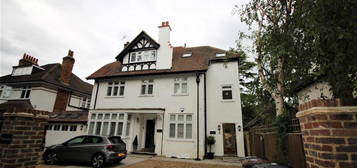 Flat to rent in Wentworth, The Avenue, Bushey, Hertfordshire WD23