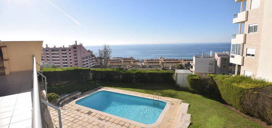 Apartamento T1 com vista de mar e piscina em condomínio fechado