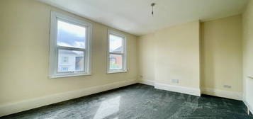 2 bed flat to rent