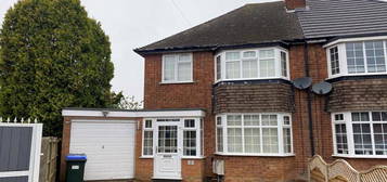 3 bedroom semi-detached house to rent