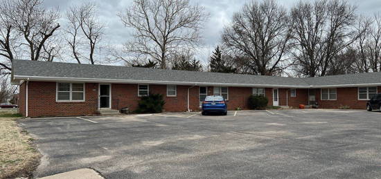 404 E Wood Ave, Clearwater, KS 67026