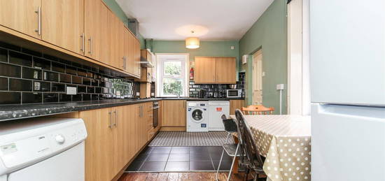 Terraced house to rent in Manor House Road, Jesmond, Newcastle Upon Tyne NE2