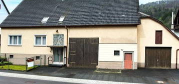 Ideal für Selbstrenovierer ... Bauernhaus mit Scheune und Garage