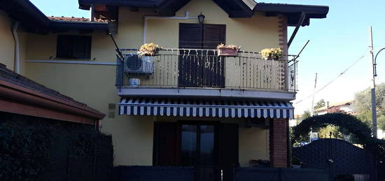 Villa all'asta in via Antonio Gramsci, 21