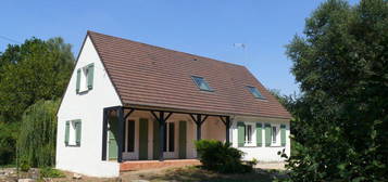 Maison 4 chambres plus bureau, à l'écart de Mortefontaine, à l'orée de la forêt