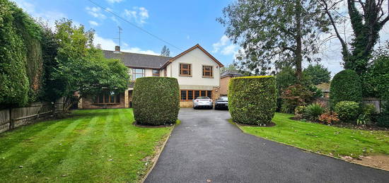 5 bed detached house for sale