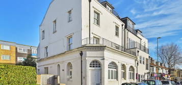 Flat to rent in Brighton Road, Shoreham-By-Sea BN43