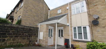 Flat to rent in Millennium Court, Pudsey LS28