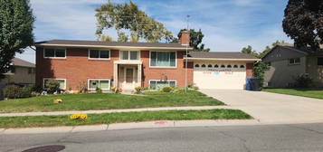 2505 Sundown Ave E, Cottonwood Heights, UT 84121