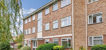 Flat for sale in Jordans Close, Boxgrove, Guildford, Uk GU1