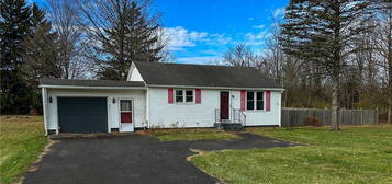 221 N  Court St, Canastota, NY 13032