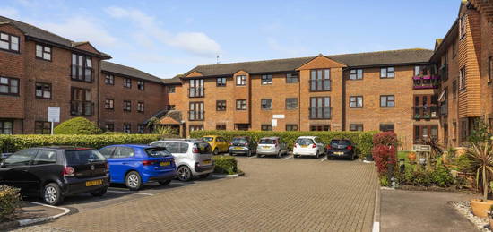 Flat for sale in St Georges Court, Addlestone KT15