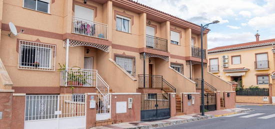 Casa adosada en venta en Calle Alhelí, Chauchina