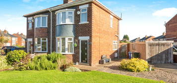 3 bed semi-detached house for sale