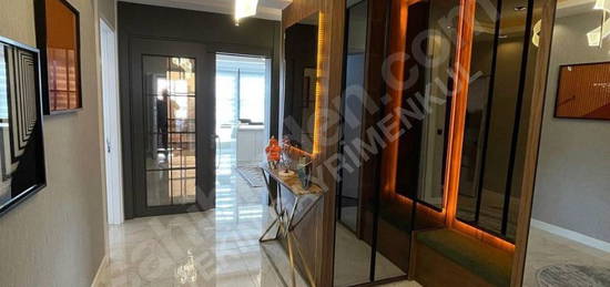 URFA YOLU ÜZERİ YILDIZ YAPIDA SATILIK ULTRA LÜKS 3+1 DAİRE