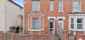 3 bed semi-detached house for sale