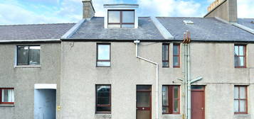 4 bed terraced house for sale