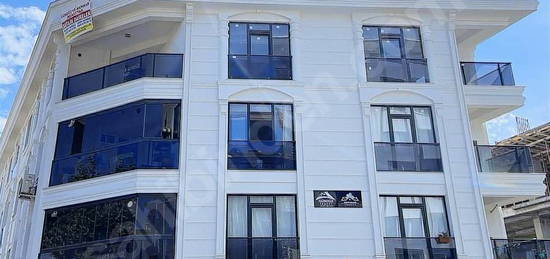 CADDE ÜZERİ SATILIK 4+2 OTOPARKLI DUBLEKS DAİRE