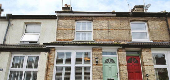 Terraced house to rent in Shaftesbury Road, Watford WD17