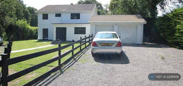 4 bedroom detached house