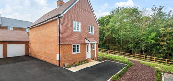 4 bed detached house for sale