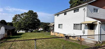 20 Wall St, Republic, PA 15475