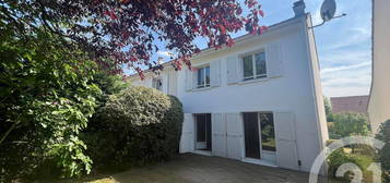 Location maison 4 pièces 80 m²