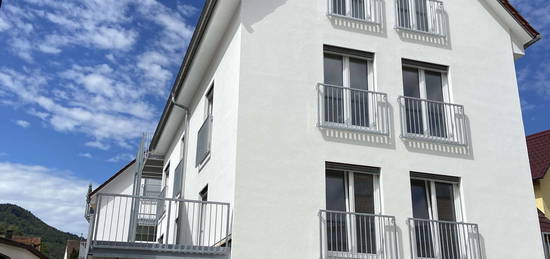 Helle 3-Zi-(Fast-)Neubau-Wohnung mit großer Terrasse in Weilstetten