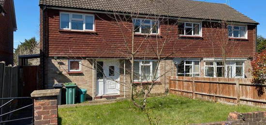 3 bed semi-detached house to rent