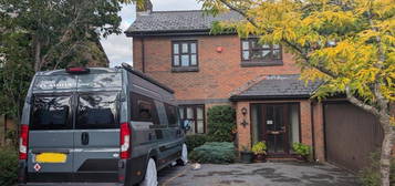 5 bed detached house for sale