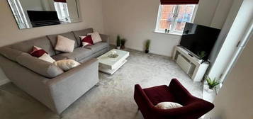 Flat to rent in Langtons Wharf, Leeds LS2