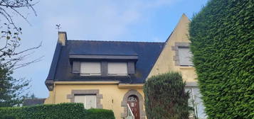 Maison traditionnelle 1 étage  à vendre, 5 pièces, 8 chambres, 150 m²