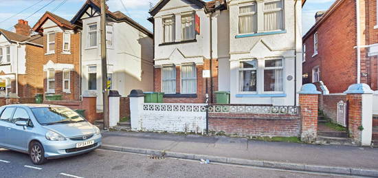 Property to rent in Newcombe Road, Southampton SO15