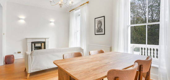 Studio to rent in Leinster Gardens, London W2