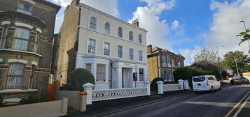 Flat to rent in 4 Greenwood House, Granville Road, Broadstairs CT10