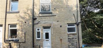 End terrace house to rent in Fairview Terrace, Halifax HX3