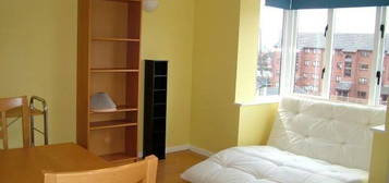 Studio to rent in Cotton Avenue, North Acton W3