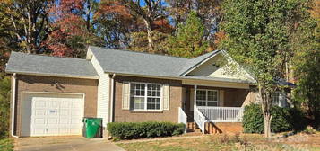 6526 Hoover Cir, Charlotte, NC 28214