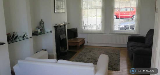 2 bedroom terraced house