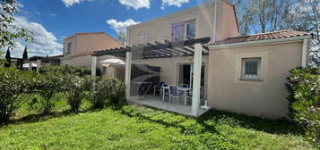 Villa  à vendre, 3 pièces, 2 chambres, 45 m²