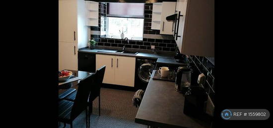 2 bedroom terraced house