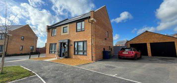 4 bed detached house to rent